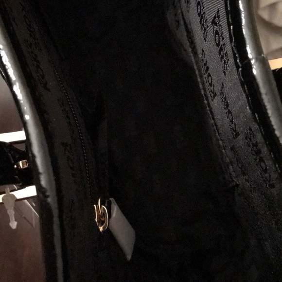 Michael Kors Jet Set Carry All Tote - Picture 5 of 8